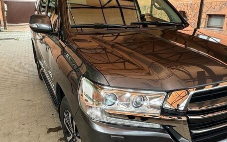 Toyota Land Cruiser 200, 2019 год, 7 400 000 рублей, 4 фотография
