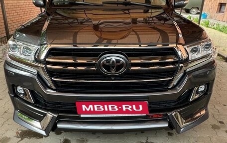 Toyota Land Cruiser 200, 2019 год, 7 400 000 рублей, 3 фотография