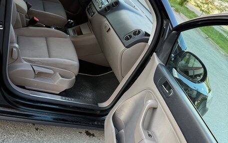 Volkswagen Golf Plus II, 2011 год, 670 000 рублей, 25 фотография