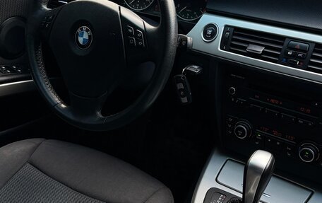 BMW 3 серия, 2010 год, 1 175 000 рублей, 26 фотография