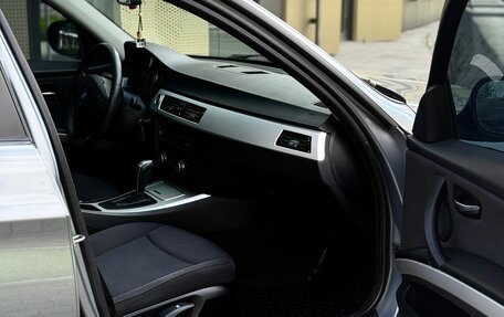 BMW 3 серия, 2010 год, 1 175 000 рублей, 24 фотография