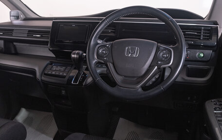 Honda Stepwgn IV, 2021 год, 3 199 000 рублей, 8 фотография