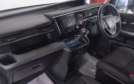 Honda Stepwgn IV, 2021 год, 3 199 000 рублей, 20 фотография