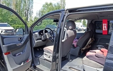 Hyundai H-1 II рестайлинг, 2011 год, 1 850 000 рублей, 10 фотография