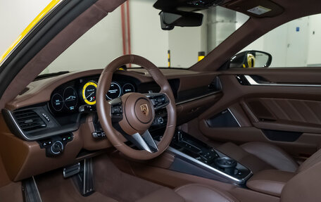 Porsche 911, 2021 год, 26 800 000 рублей, 21 фотография