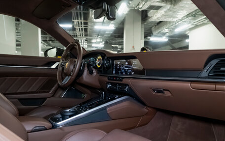 Porsche 911, 2021 год, 26 800 000 рублей, 28 фотография