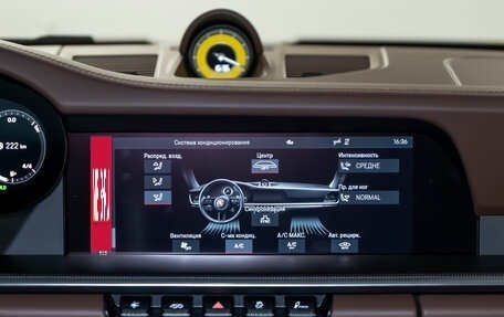 Porsche 911, 2021 год, 26 800 000 рублей, 23 фотография