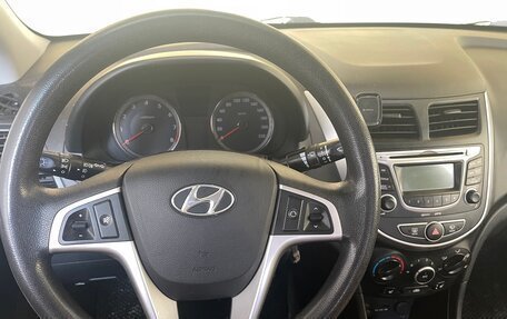 Hyundai Solaris II рестайлинг, 2011 год, 700 000 рублей, 10 фотография