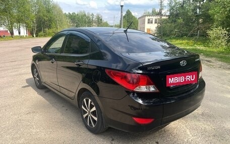 Hyundai Solaris II рестайлинг, 2011 год, 700 000 рублей, 6 фотография