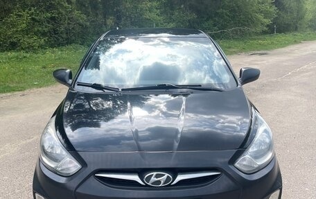 Hyundai Solaris II рестайлинг, 2011 год, 700 000 рублей, 9 фотография