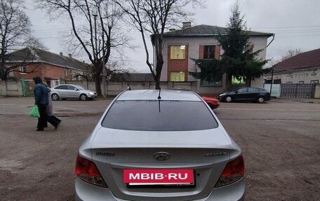 Hyundai Solaris II рестайлинг, 2012 год, 800 000 рублей, 6 фотография