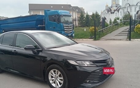 Toyota Camry, 2019 год, 2 399 000 рублей, 3 фотография