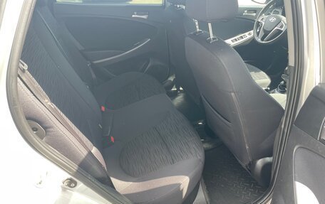 Hyundai Solaris II рестайлинг, 2014 год, 860 000 рублей, 24 фотография