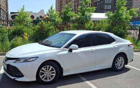 Toyota Camry, 2021 год, 2 550 000 рублей, 1 фотография