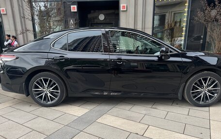 Toyota Camry, 2021 год, 3 000 000 рублей, 2 фотография