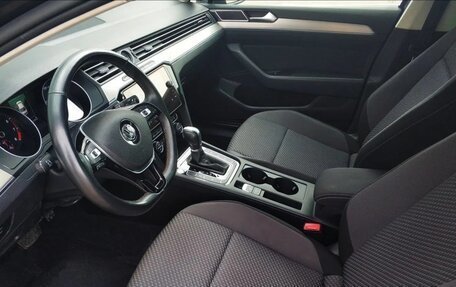 Volkswagen Passat B8 рестайлинг, 2017 год, 1 550 000 рублей, 5 фотография