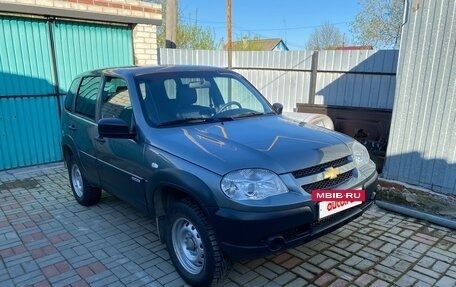 Chevrolet Niva I рестайлинг, 2017 год, 750 000 рублей, 2 фотография