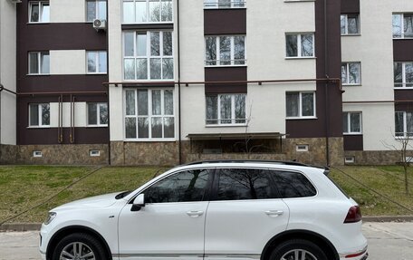 Volkswagen Touareg III, 2015 год, 2 950 000 рублей, 4 фотография