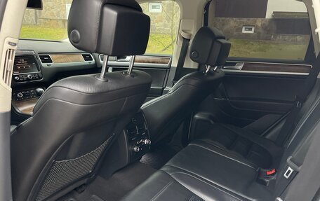 Volkswagen Touareg III, 2015 год, 2 950 000 рублей, 18 фотография