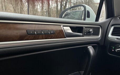 Volkswagen Touareg III, 2015 год, 2 950 000 рублей, 22 фотография