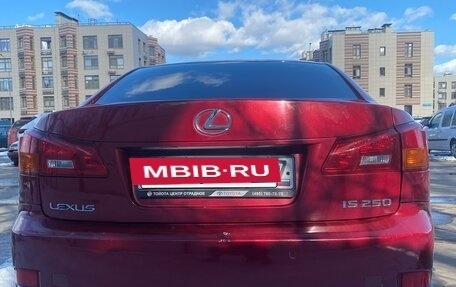 Lexus IS II рестайлинг 2, 2005 год, 1 200 000 рублей, 2 фотография