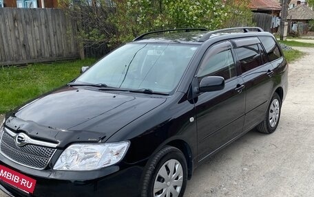 Toyota Corolla, 2004 год, 715 000 рублей, 2 фотография