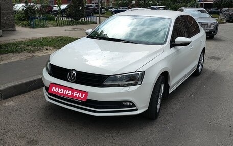 Volkswagen Jetta VI, 2015 год, 1 200 000 рублей, 2 фотография