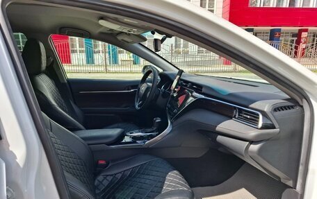 Toyota Camry, 2021 год, 2 550 000 рублей, 2 фотография