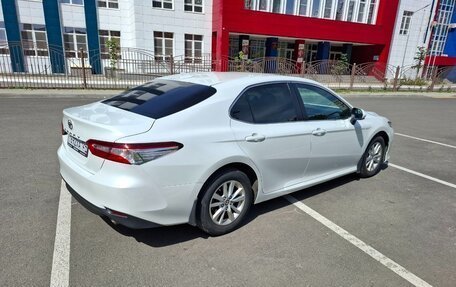Toyota Camry, 2021 год, 2 550 000 рублей, 9 фотография