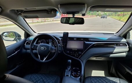 Toyota Camry, 2021 год, 2 550 000 рублей, 6 фотография