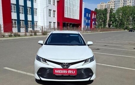 Toyota Camry, 2021 год, 2 550 000 рублей, 5 фотография