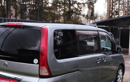 Nissan Serena III, 2010 год, 950 000 рублей, 3 фотография