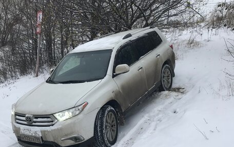 Toyota Highlander III, 2010 год, 2 300 000 рублей, 12 фотография
