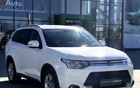 Mitsubishi Outlander III рестайлинг 3, 2014 год, 1 450 000 рублей, 3 фотография