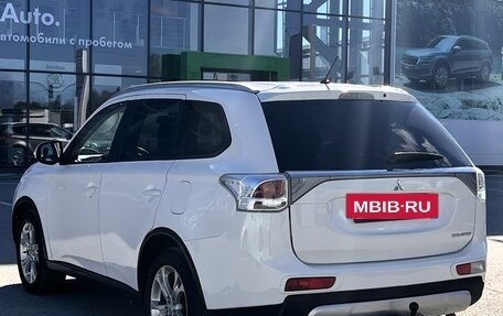 Mitsubishi Outlander III рестайлинг 3, 2014 год, 1 450 000 рублей, 4 фотография