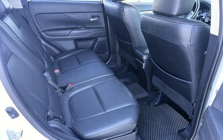 Mitsubishi Outlander III рестайлинг 3, 2014 год, 1 450 000 рублей, 22 фотография