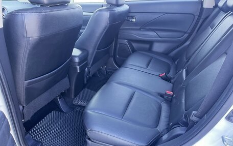 Mitsubishi Outlander III рестайлинг 3, 2014 год, 1 450 000 рублей, 21 фотография