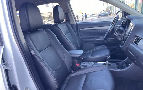 Mitsubishi Outlander III рестайлинг 3, 2014 год, 1 450 000 рублей, 20 фотография