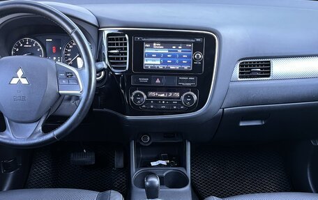 Mitsubishi Outlander III рестайлинг 3, 2014 год, 1 450 000 рублей, 23 фотография