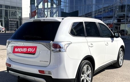Mitsubishi Outlander III рестайлинг 3, 2014 год, 1 450 000 рублей, 6 фотография