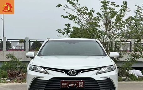Toyota Camry, 2021 год, 1 950 000 рублей, 2 фотография