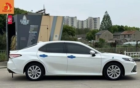 Toyota Camry, 2021 год, 1 950 000 рублей, 5 фотография