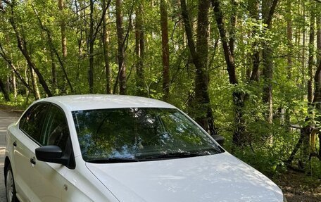 Volkswagen Polo VI (EU Market), 2011 год, 750 000 рублей, 3 фотография