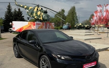 Toyota Camry, 2018 год, 3 300 000 рублей, 1 фотография