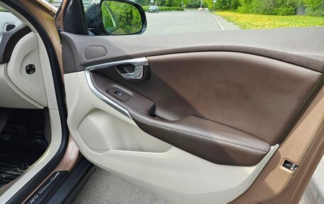 Volvo V40 Cross Country I, 2013 год, 1 490 000 рублей, 14 фотография