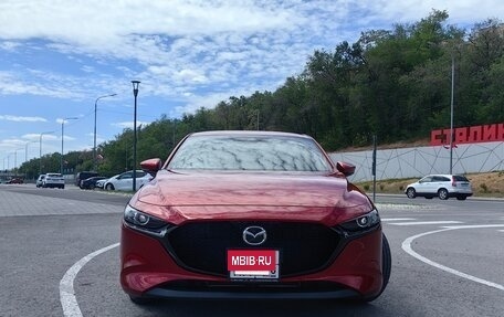 Mazda 3, 2019 год, 1 900 000 рублей, 2 фотография