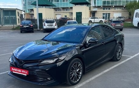 Toyota Camry, 2018 год, 3 300 000 рублей, 2 фотография