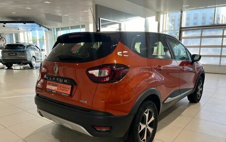 Renault Kaptur I рестайлинг, 2017 год, 1 399 000 рублей, 5 фотография