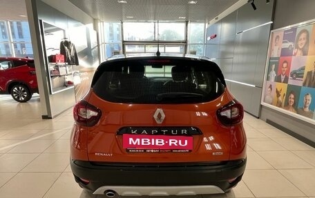Renault Kaptur I рестайлинг, 2017 год, 1 399 000 рублей, 6 фотография