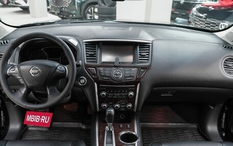 Nissan Pathfinder, 2016 год, 1 699 000 рублей, 13 фотография